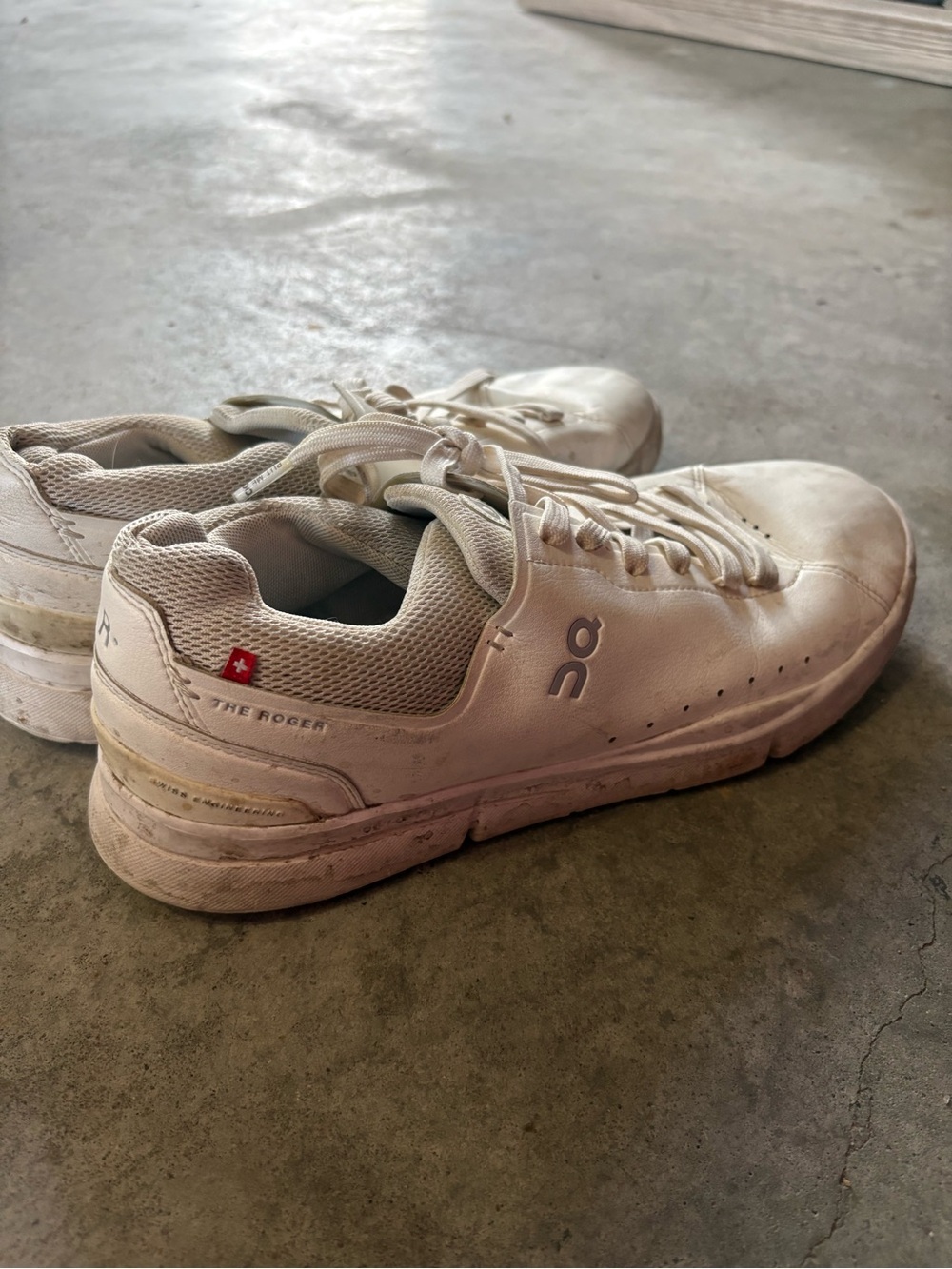 On Running The Roger Men’s Cream/White Sneakers